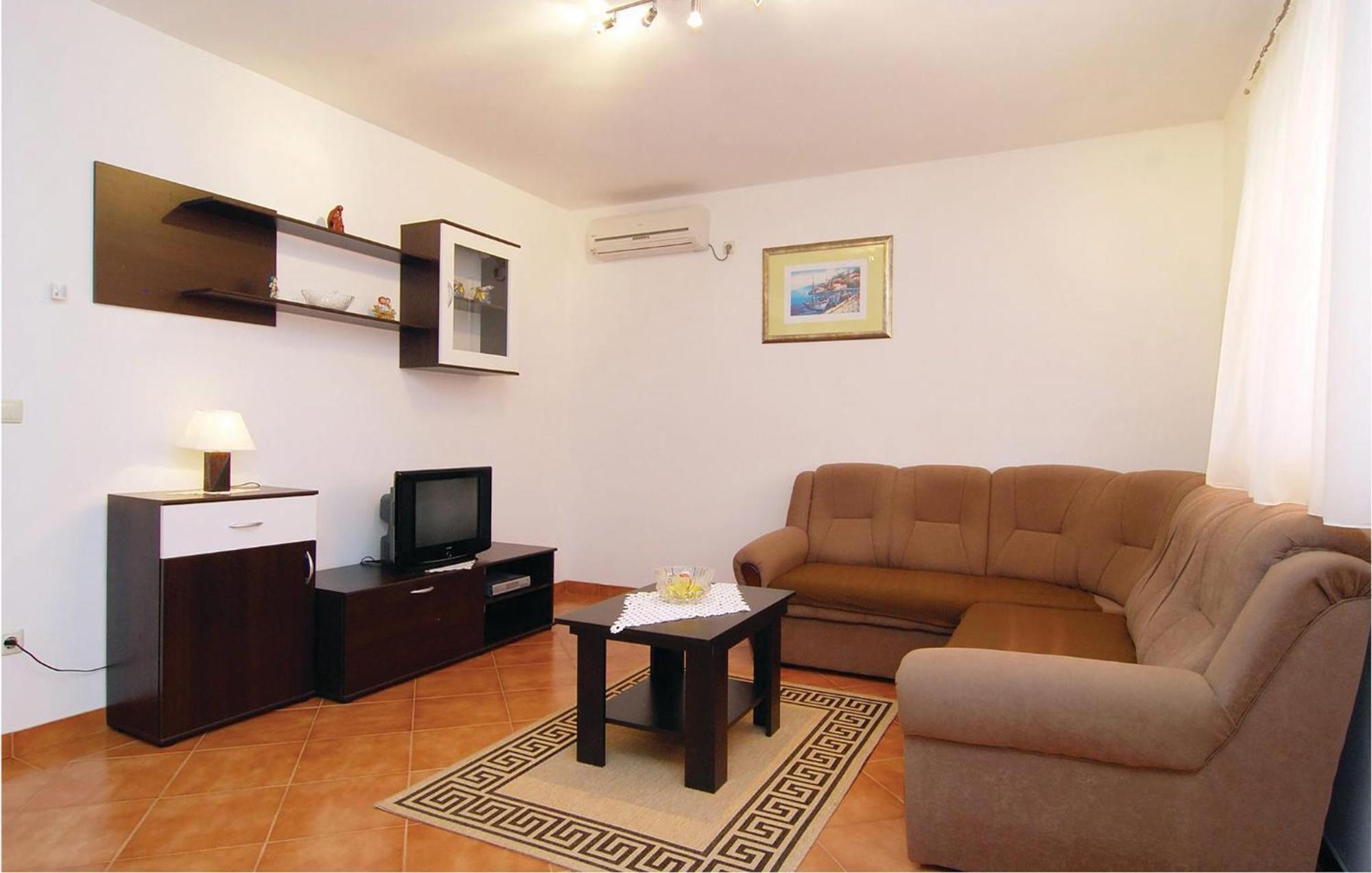 2 Bedroom Nice Apartment In Vir Exterior foto